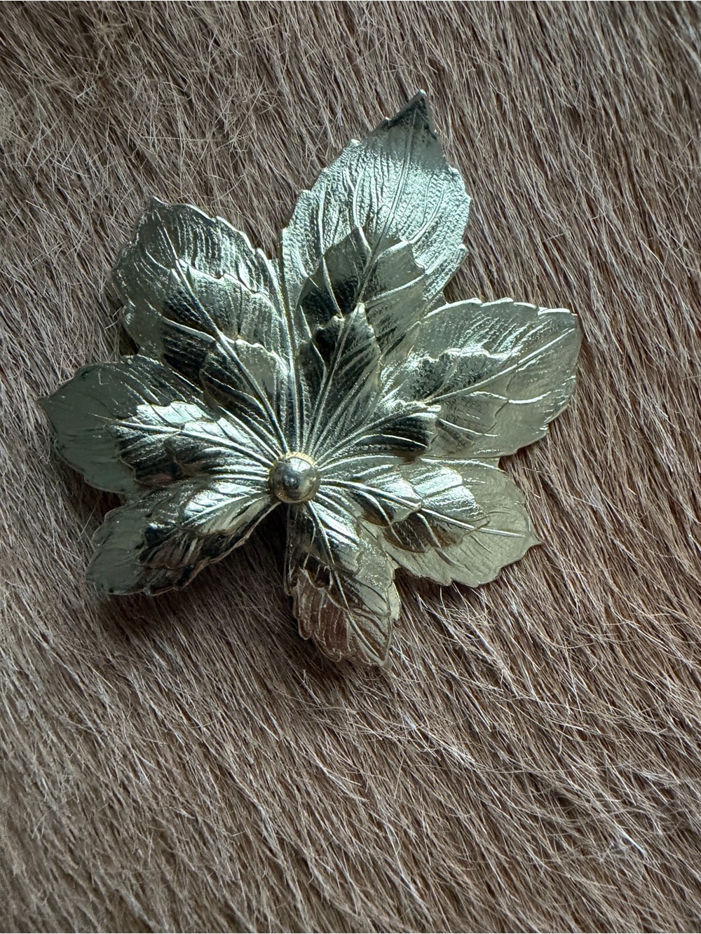 Gold-Tone Leaf Floral Brooch - Women's Fashion Accessory
